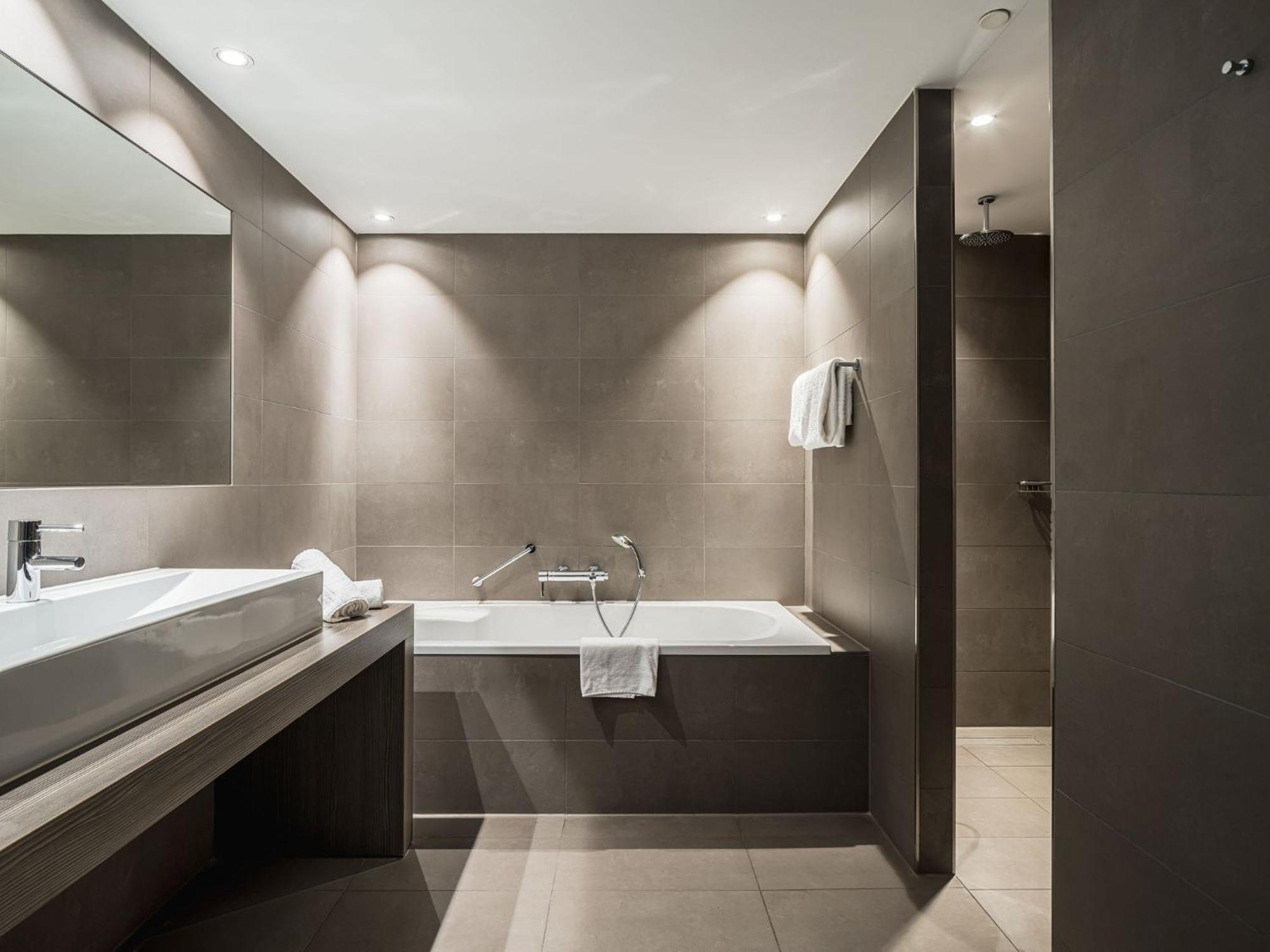 Der Valk Hotel 4*